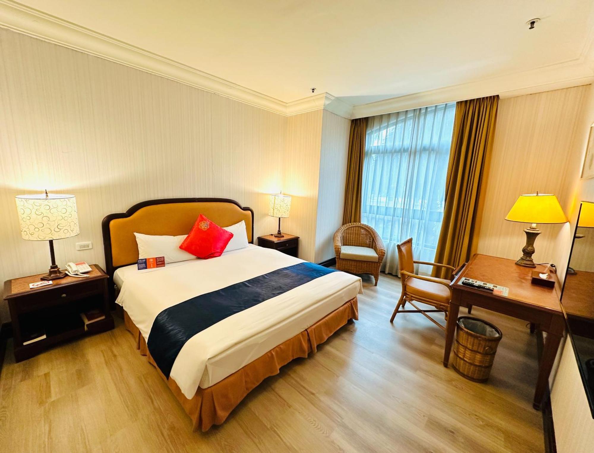 Wei-Yat Grand Hotel Тайнан Екстериор снимка